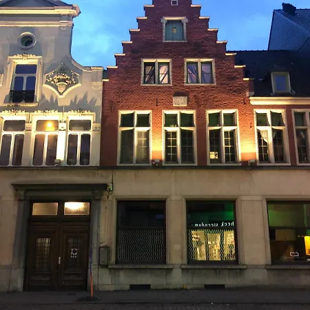 Apartment Xlsr, Lightfull Garden In The Center Of Ghent